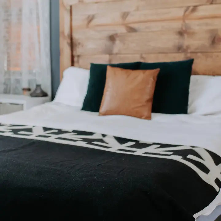 Destino Blanket - Natural / Black